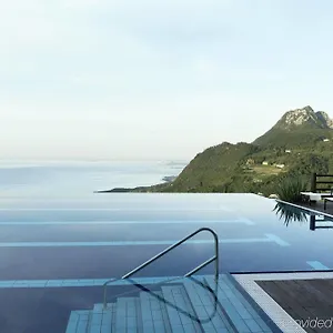 κάντε κράτηση εδώ