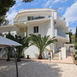 villa-aurora-giardini-naxos-98035.sicilyhotelsitaly.net/